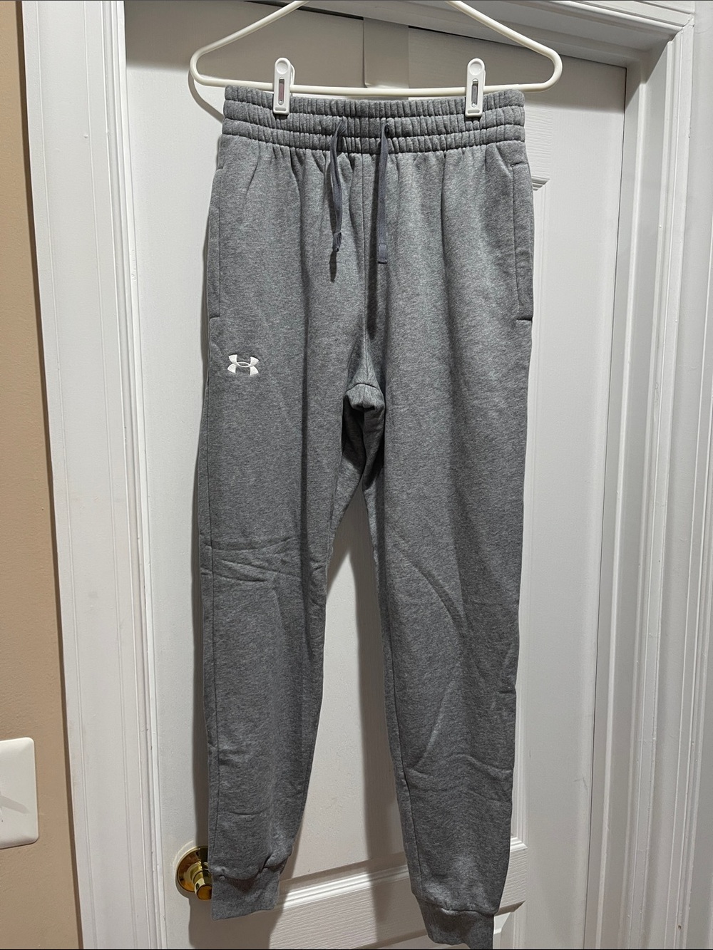 Under Armour Men's Heather Gray Jogger Sweatpants